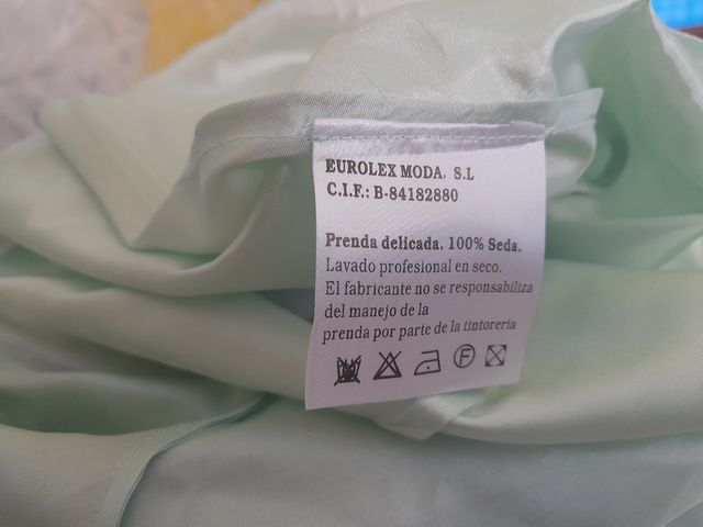 Vestido verde floral para celebraciones