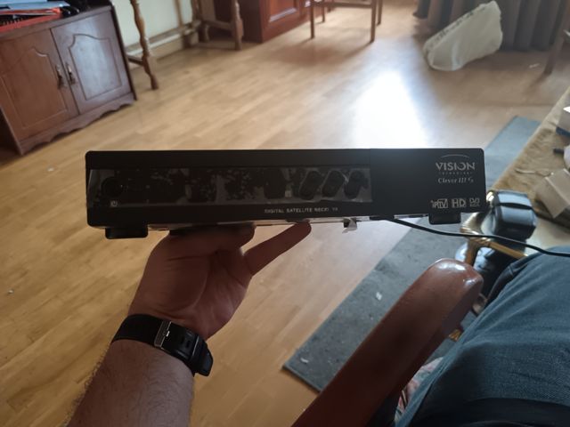 refector satélite visión clever III s