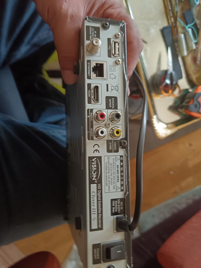 refector satélite visión clever III s