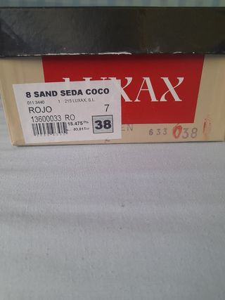 Sandalias rojas metalizadas con tacón