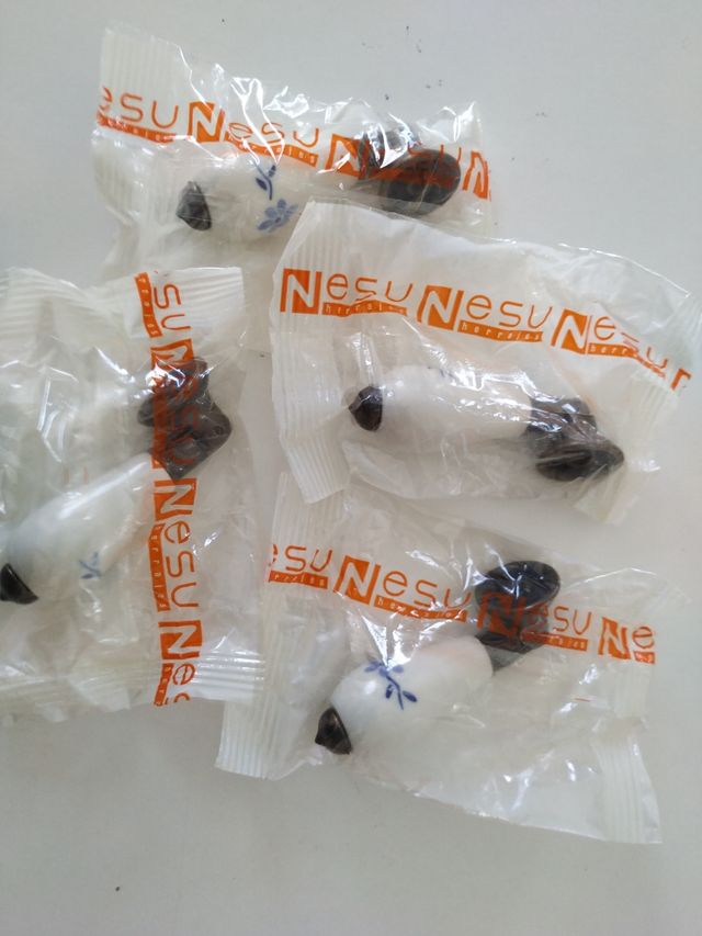 TIRADOR PENDULO FLOR AZUL .