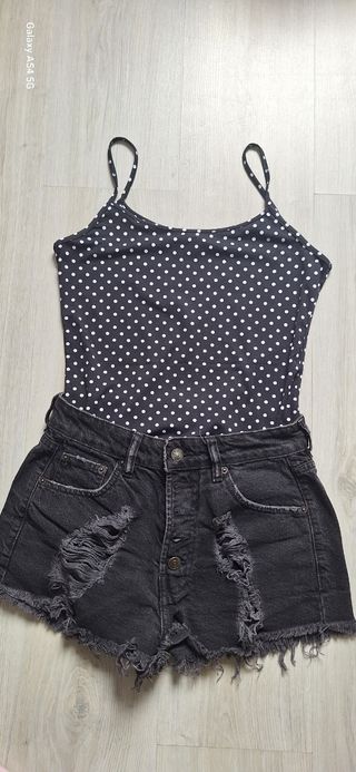 Short. Se vende co
njunto camiseta pantalón