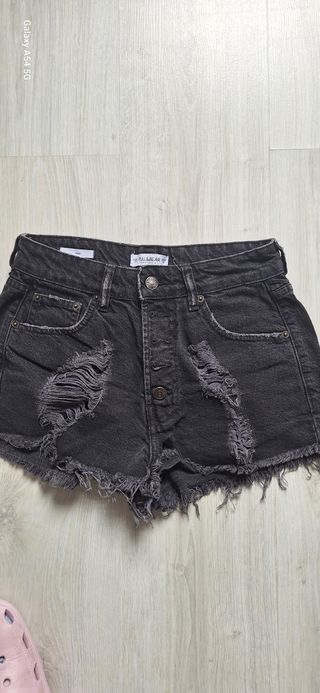 Short. Se vende co
njunto camiseta pantalón