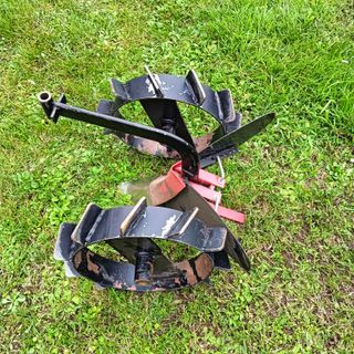 Arado y ruedas motoazada