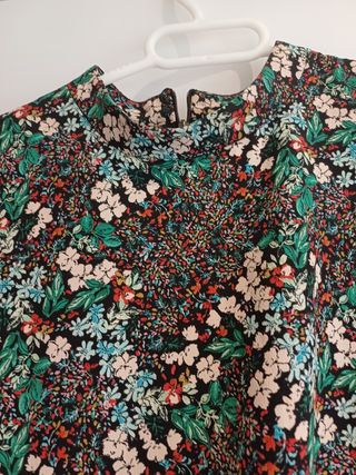 Vestido flores Zara