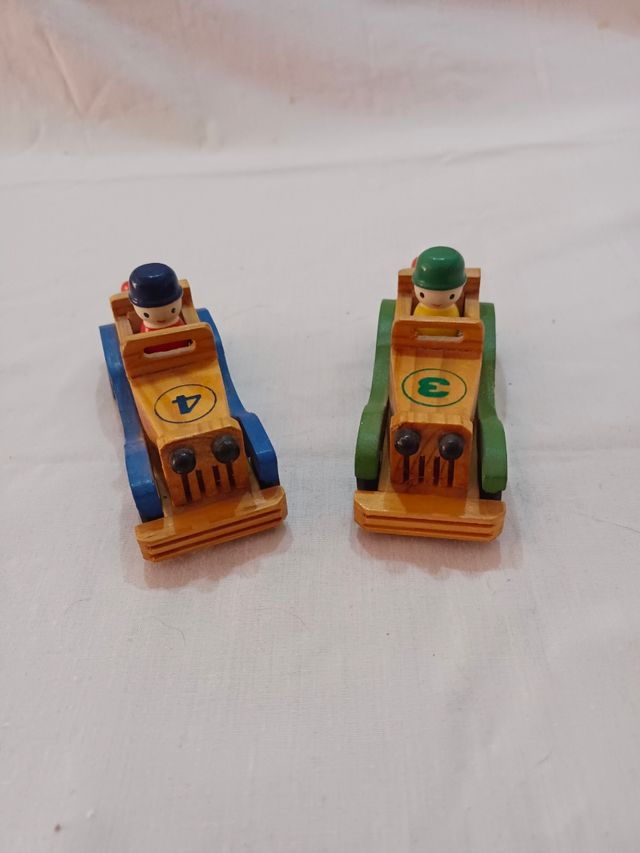 Coches de madera