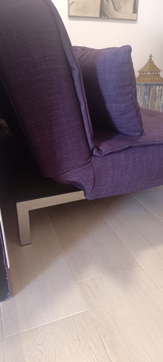 Sofá cama y varios regalos