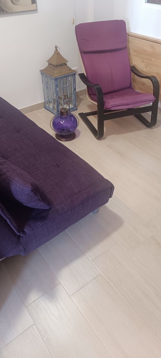 Sofá cama y varios regalos