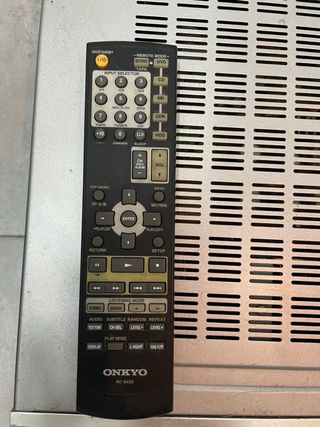 Amplificador Onkyo y altavoces Gemini