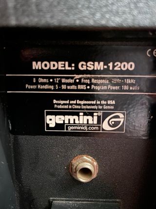 Amplificador Onkyo y altavoces Gemini