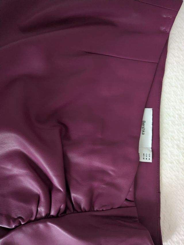 Falda cuero frambuesa