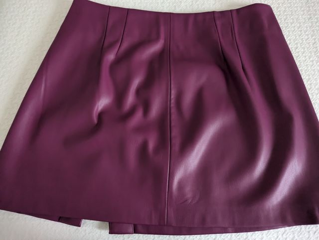 Falda cuero frambuesa