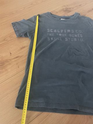 Camiseta Scalpers, color gris oscuro. talla L. 