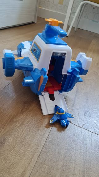 Avión aeropuerto Súper Wings con aviones