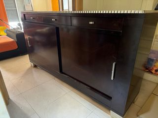 Mueble aparador de madera maciza