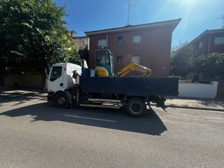 Transportes y Servicio Camion Grúa