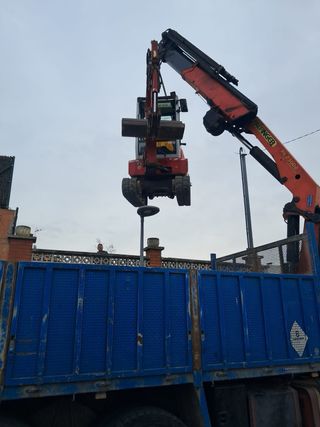 Transportes y Servicio Camion Grúa