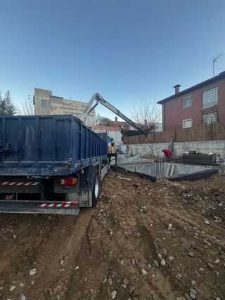 Transportes y Servicio Camion Grúa