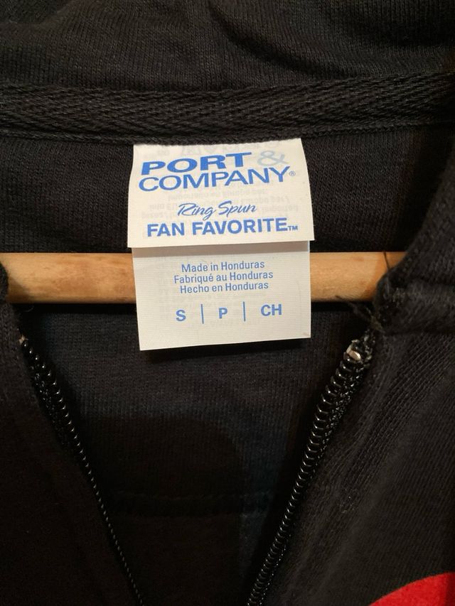 Sudadera Sasuke Naruto cremallera. Sin estrenar