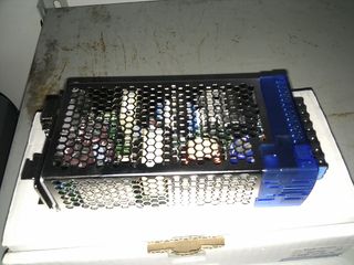 N.2 Alimentatori omron 100-240V 12VDC 12.5A