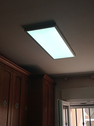 Plafón plano superficie led.