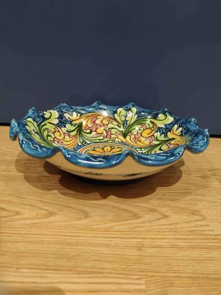 Centrotavola, diametro 35 cm in ceramica di Caltag