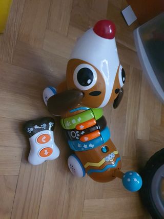 Perrito teledirigido bebe