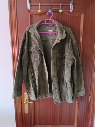 Chaqueta pana verde oversize