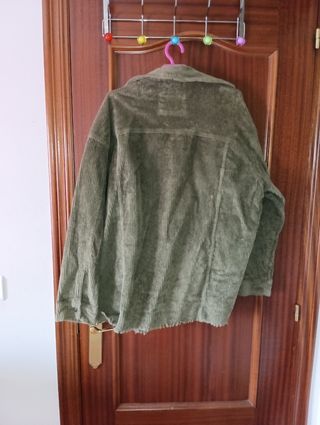 Chaqueta pana verde oversize