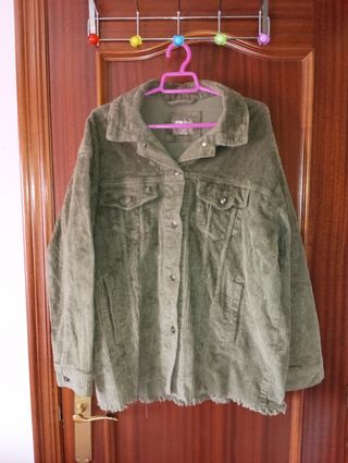 Chaqueta pana verde oversize