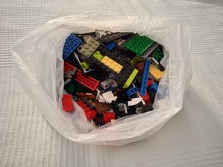 Bolsa con piezas de Lego
