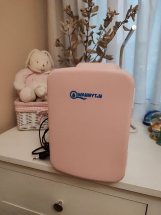Nevera mini rosa