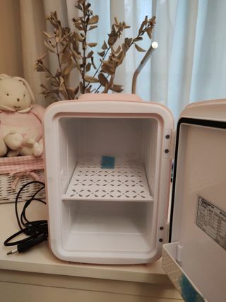 Nevera mini rosa
