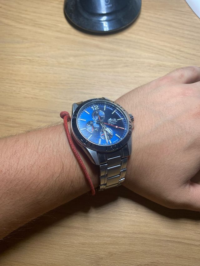 Reloj Lotus
