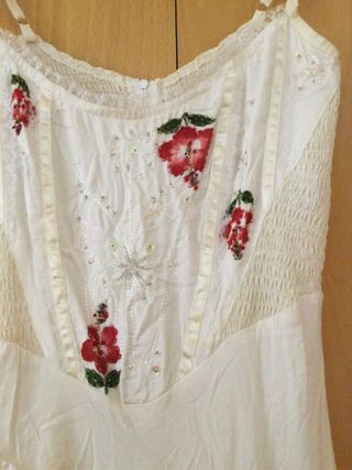 Vestido ibicenco bordado y encaje moda Ad Lib