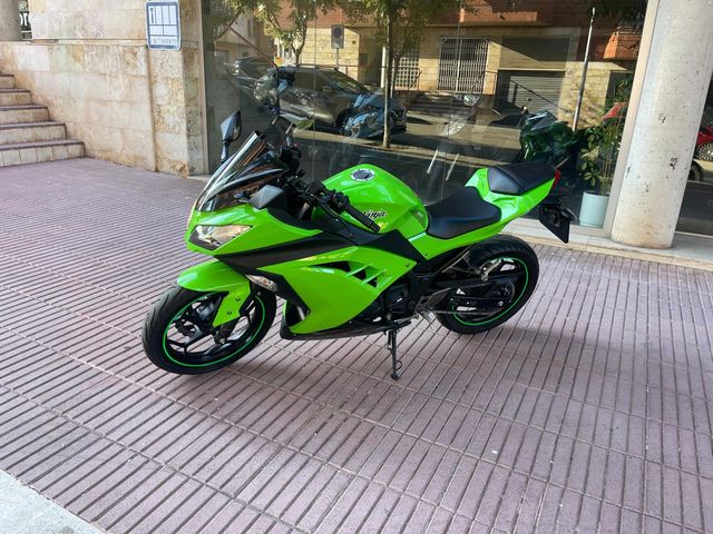 KAWASAKI NINJA 2014 - MUY BUEN ESTADO - 3,200€ -