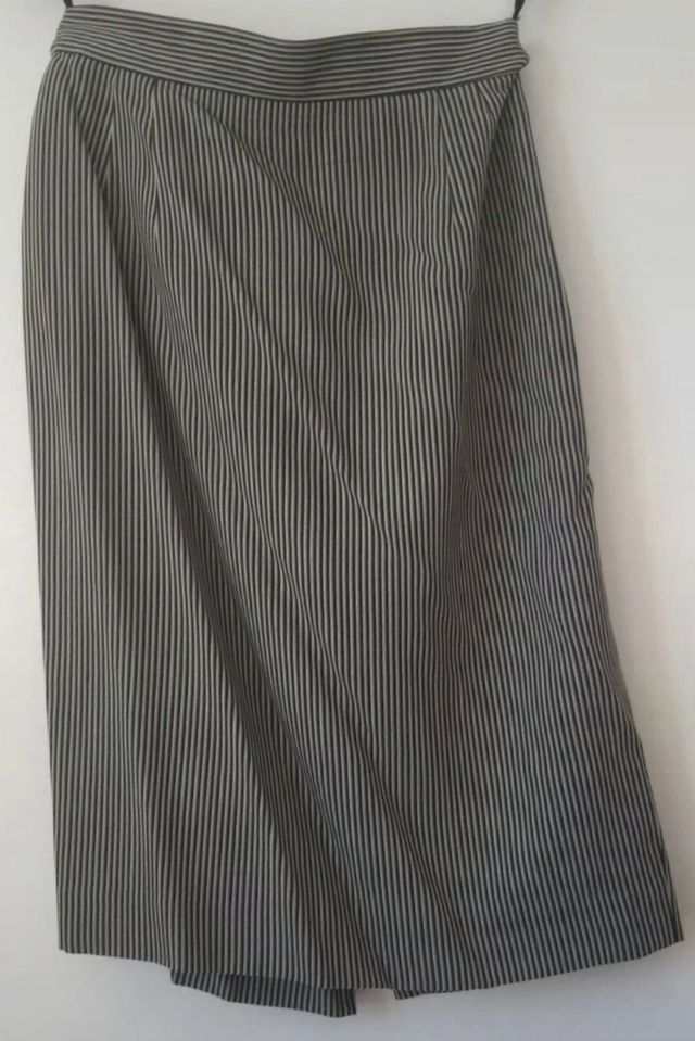 Louise Feraud ladies suit size S