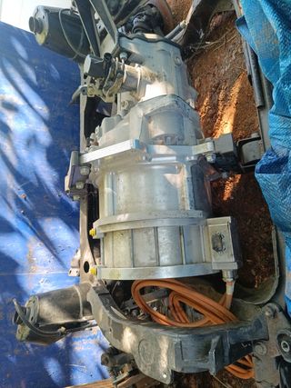 Motor y caja cambios coche eléctrico