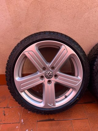 Llantas VW Cadiz 18”+Pirelli al 90%!!