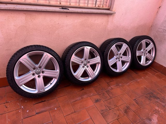 Llantas VW Cadiz 18”+Pirelli al 90%!!