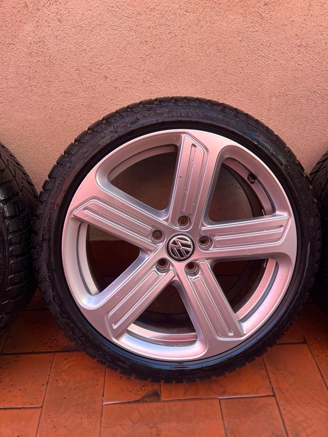 Llantas VW Cadiz 18”+Pirelli al 90%!!
