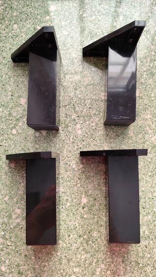 4 patas de plástico para mesa. 12 cm.