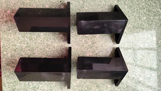 4 patas de plástico para mesa. 12 cm.