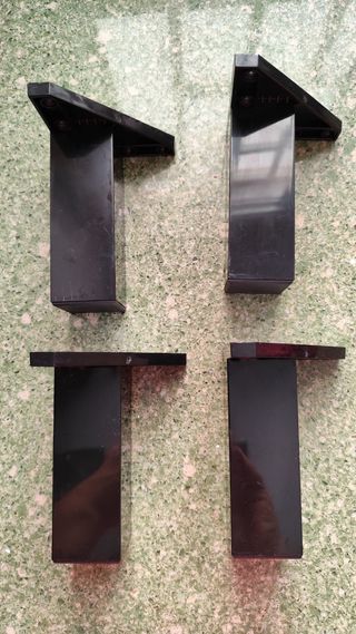 4 patas de plástico para mesa. 12 cm.