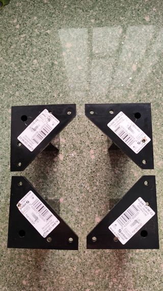 4 patas de plástico para mesa. 12 cm.