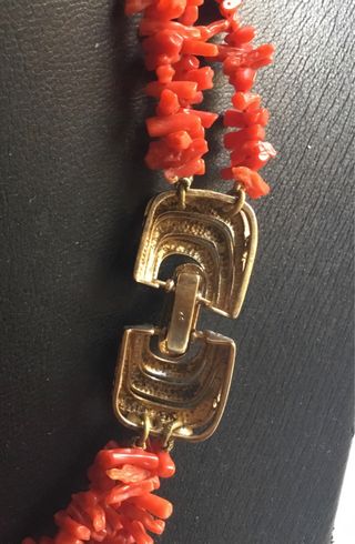 Precioso collar de coral
