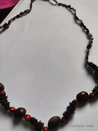 Gargantilla y collar .