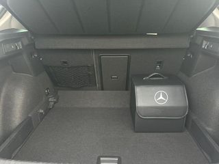 Caja de Almacenamiento maletero Mercedes Benz. 