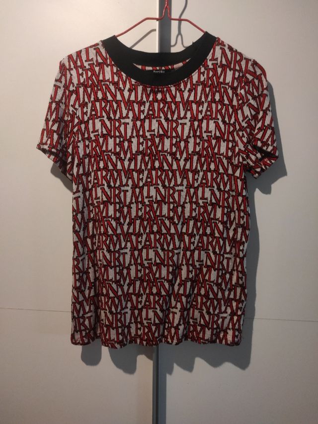 Camiseta Bershka XS. Manga corta