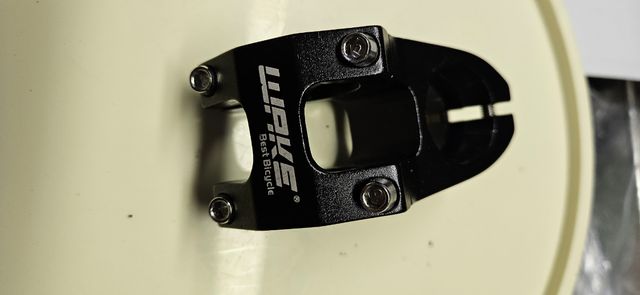 Pipa Wake attacco manubrio nero